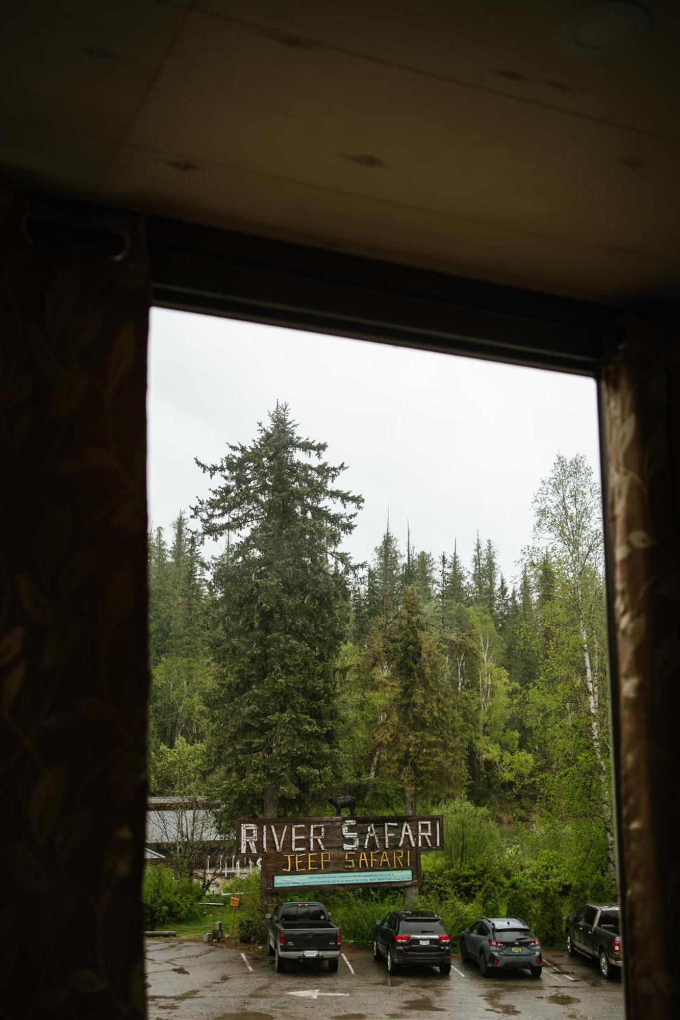 River Safari Bear Den Blue River Extérieur photo
